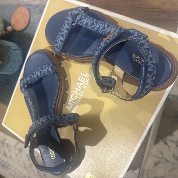 Michael Kors Sandals - Picture 1 of 2